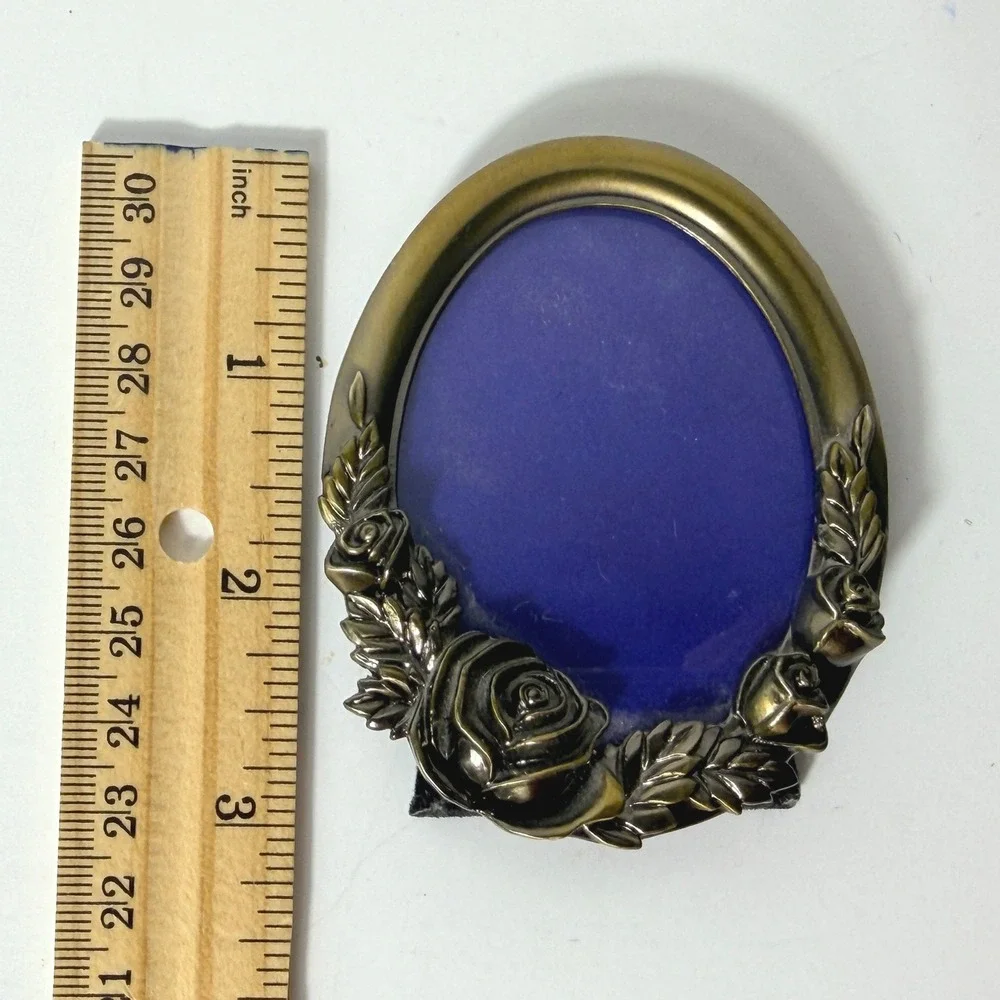 N/A ornate oval
